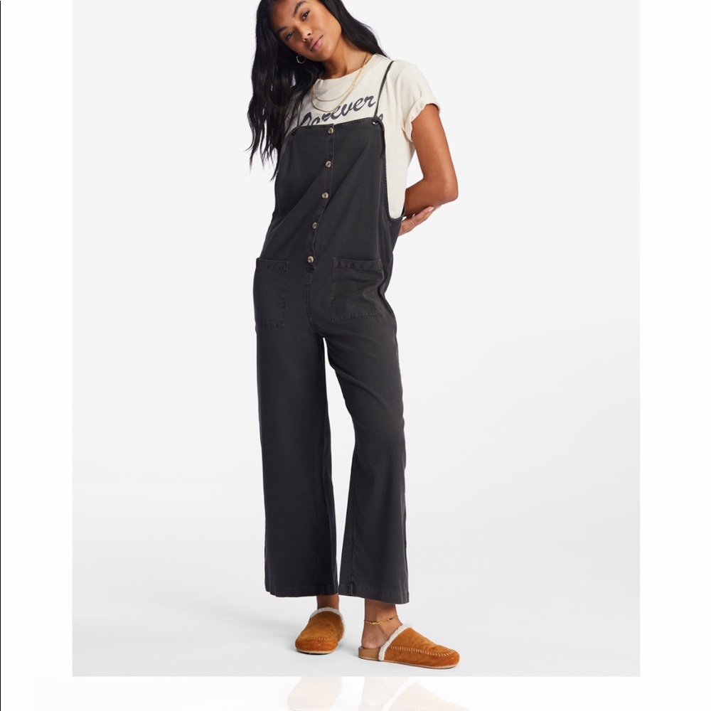 never worn billabong overalls